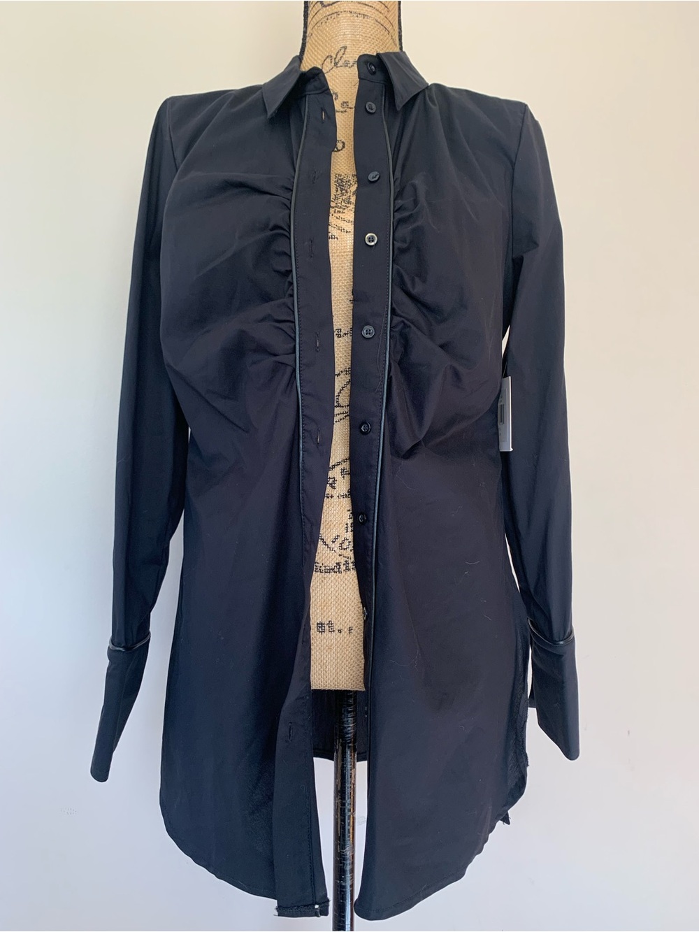 ELLEN TRACY ladies, black, leather trim NWT cotton blend ruched blouse size SM